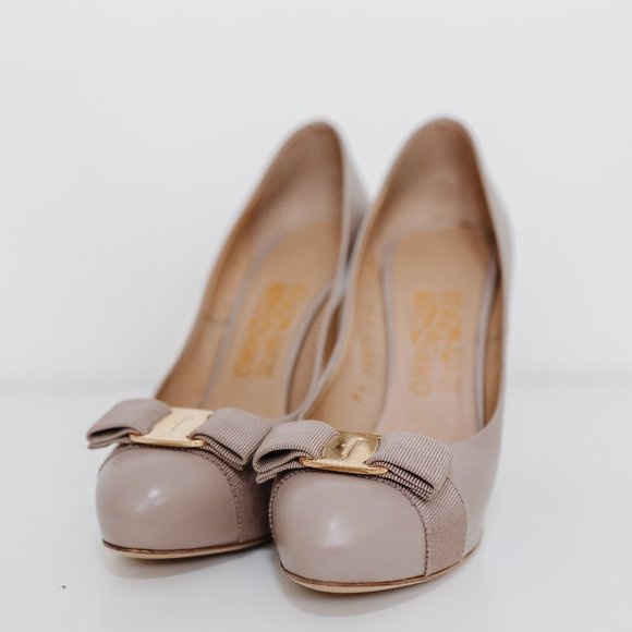 Salvatore Ferragamo Rilly Pumps - Picture 3 of 7